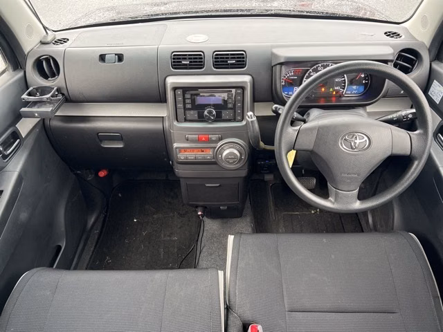 TOYOTA PIXIS SPACE