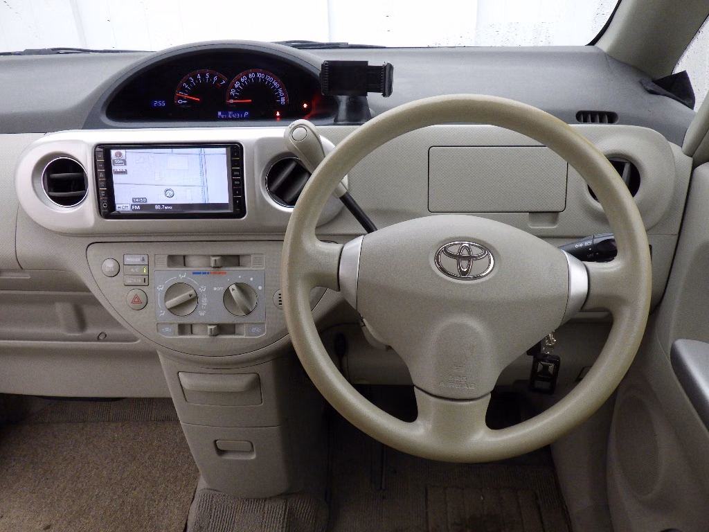 TOYOTA PORTE