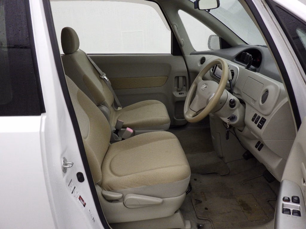 TOYOTA PORTE