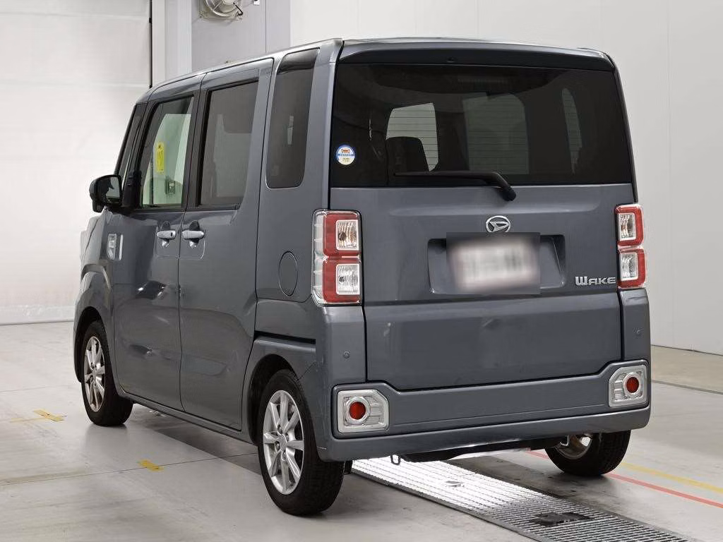 DAIHATSU WAKE