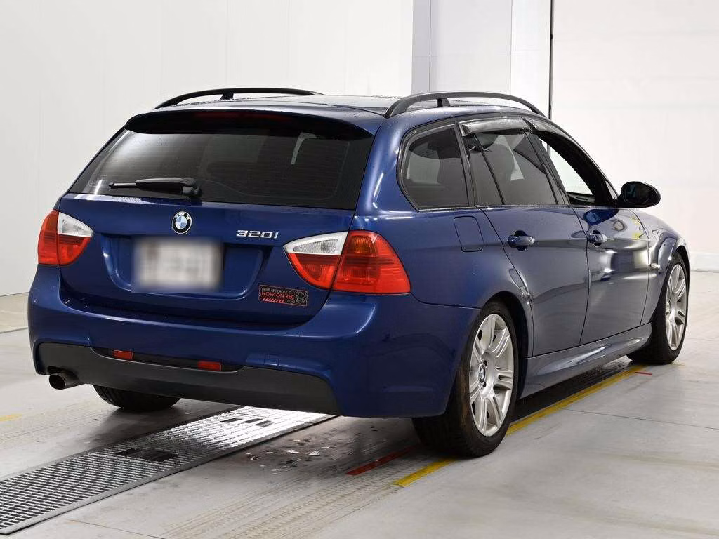BMW 3-SERIES