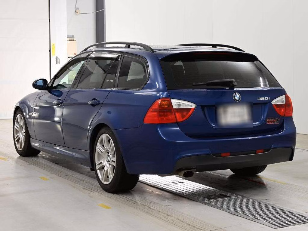 BMW 3-SERIES