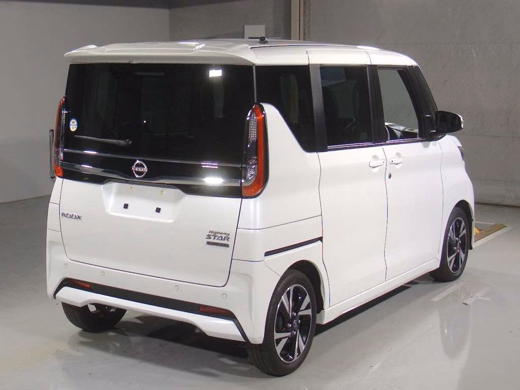 NISSAN ROOX