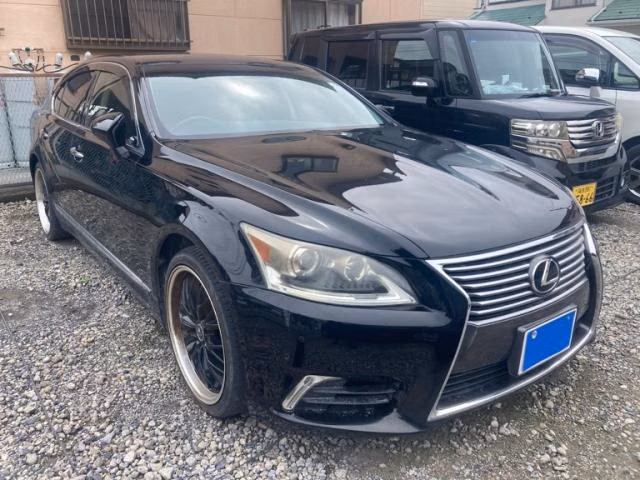 Lexus LS460