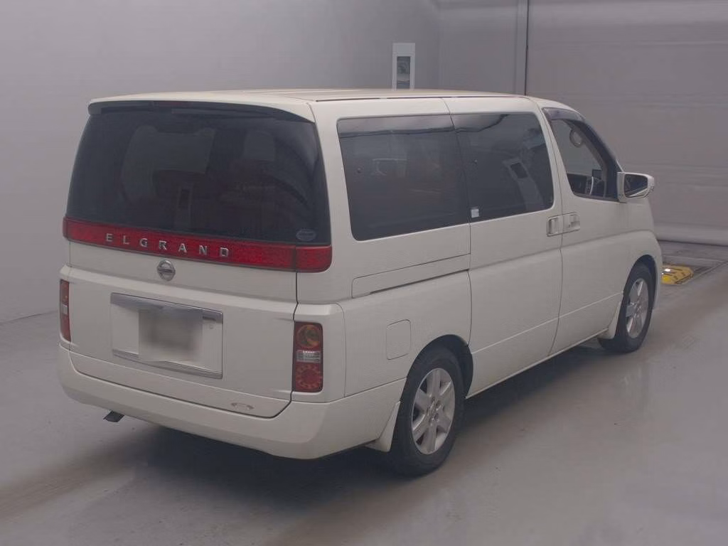 NISSAN ELGRAND