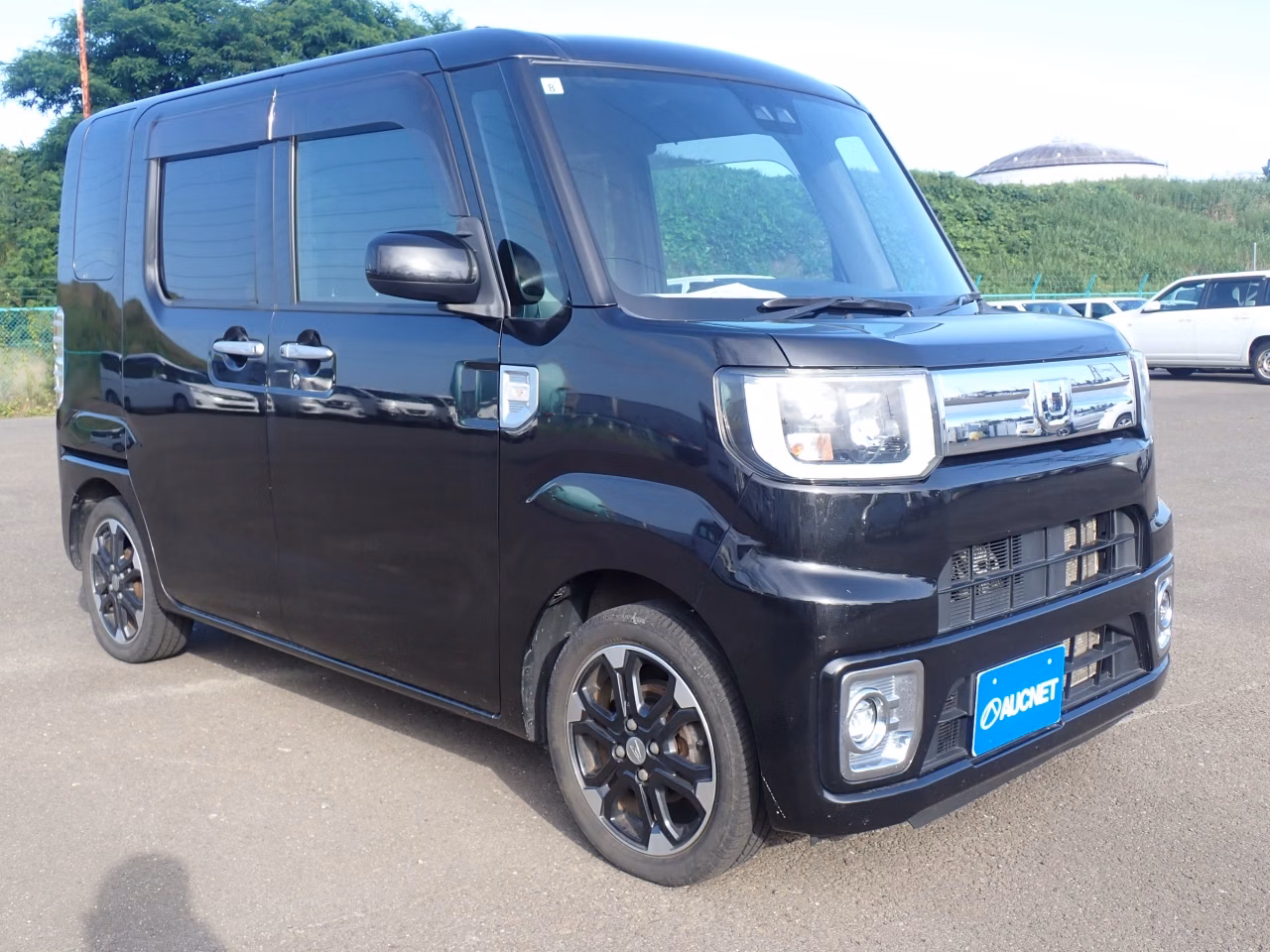 DAIHATSU WAKE