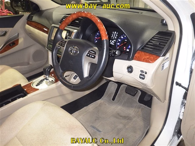 TOYOTA PREMIO