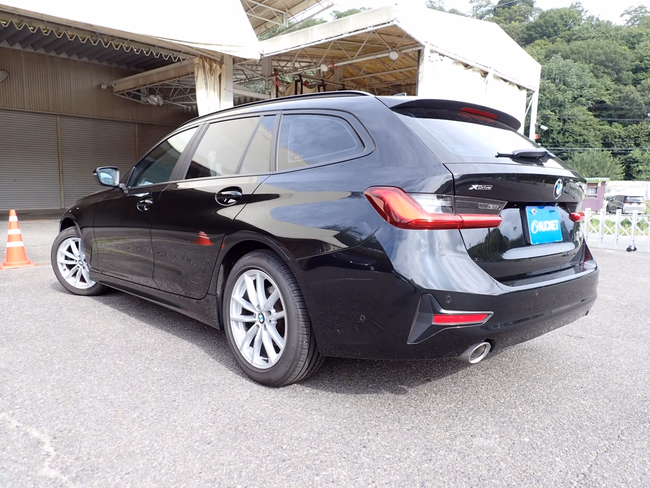 BMW 3-SERIES