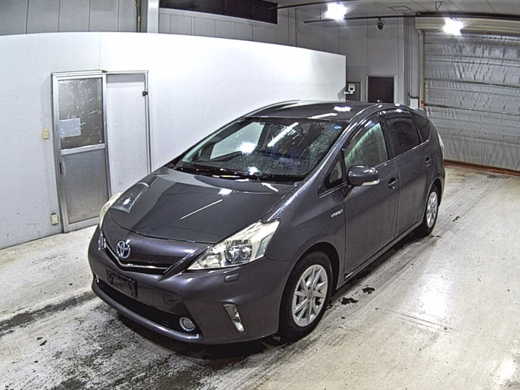 TOYOTA PRIUS ALPHA