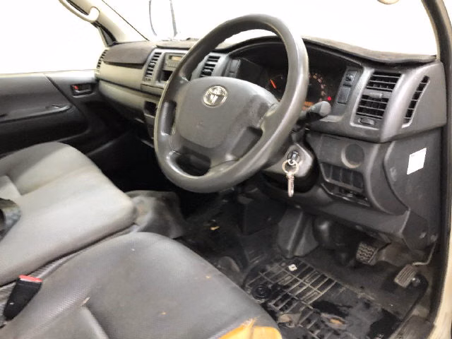 TOYOTA REGIUS ACE