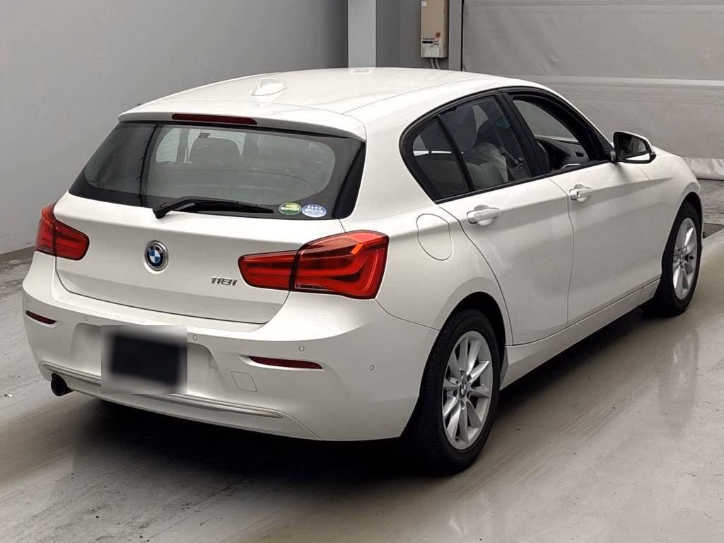 BMW 1-SERIES