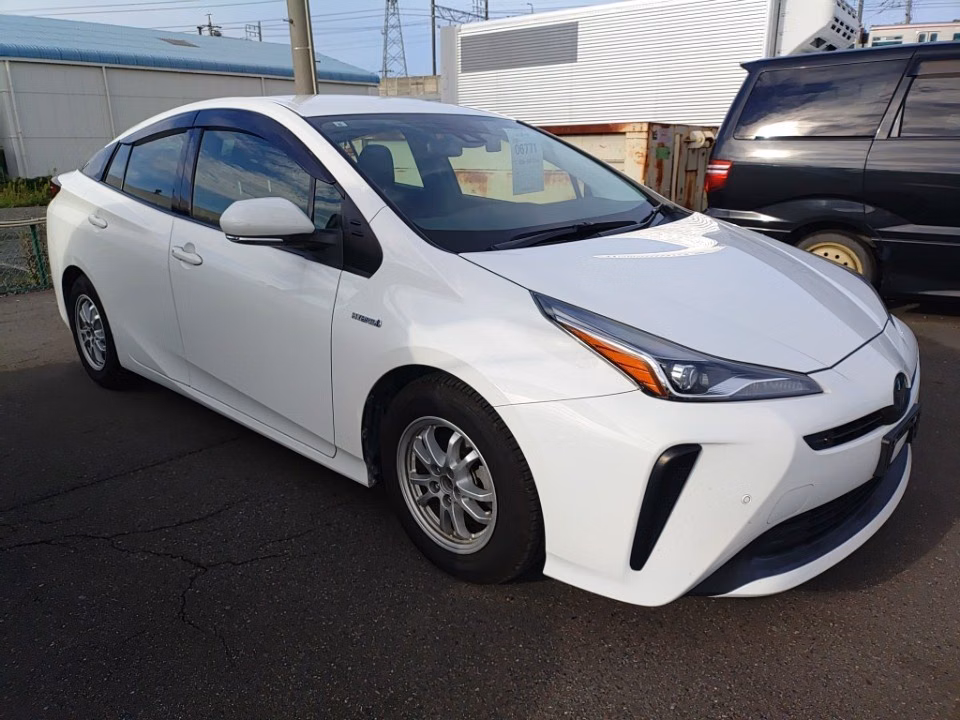TOYOTA PRIUS