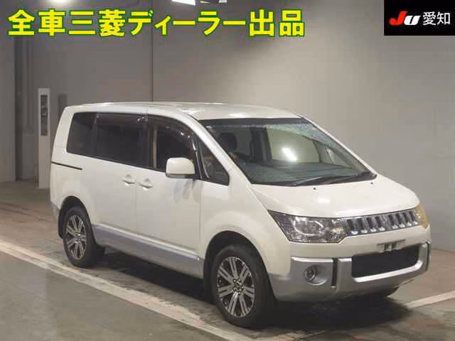MITSUBISHI DELICA D:5