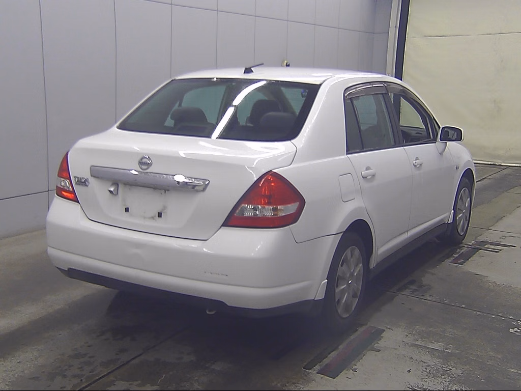 NISSAN TIIDA LATIO