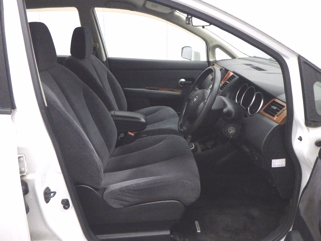 NISSAN TIIDA LATIO