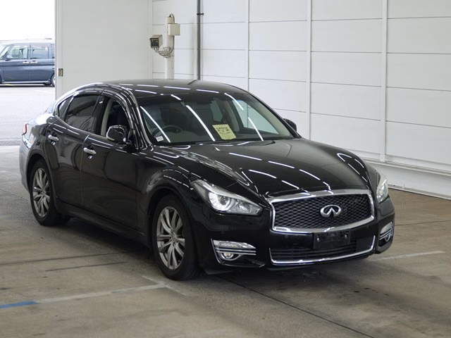 NISSAN FUGA