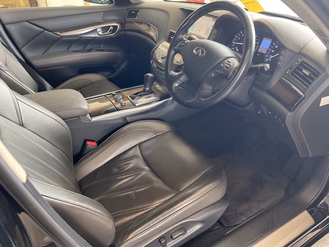 NISSAN FUGA