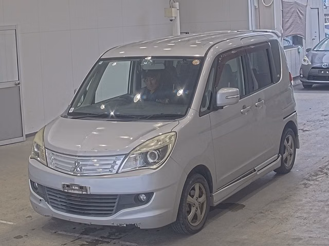 MITSUBISHI DELICA D:2