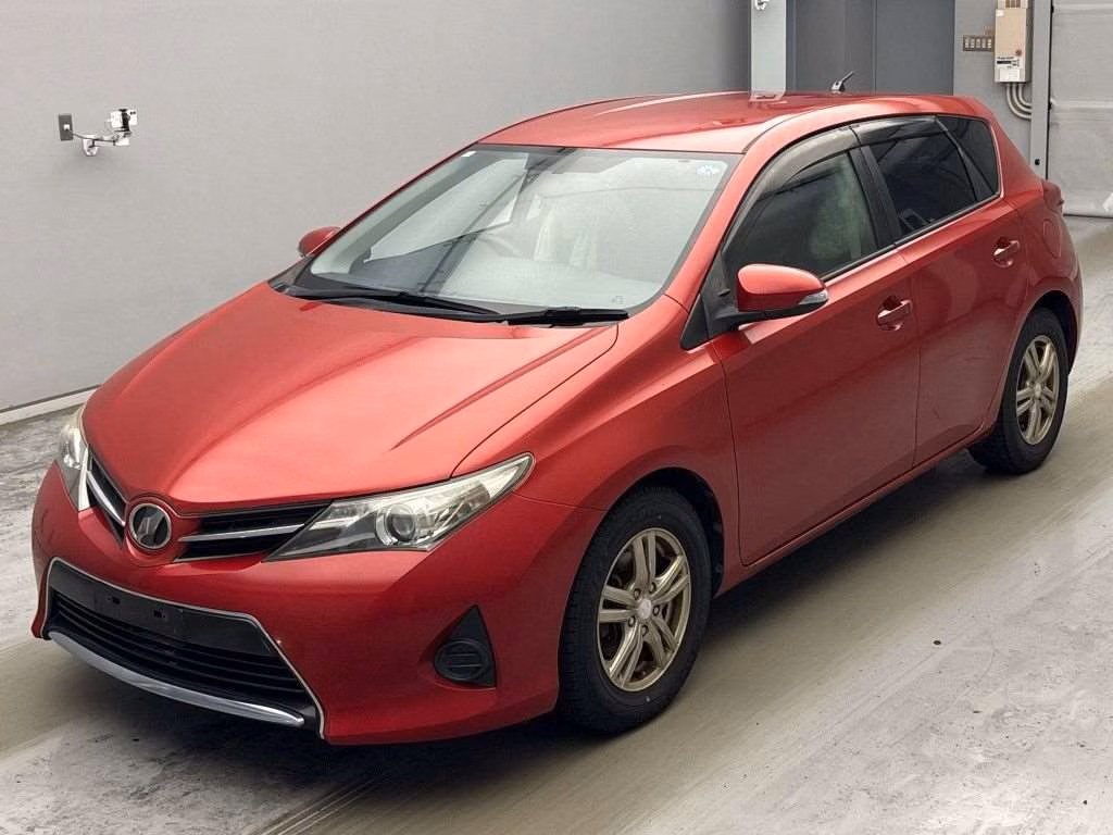 TOYOTA AURIS