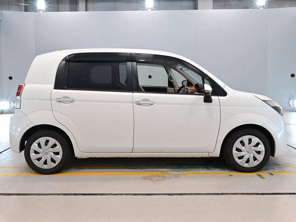 TOYOTA SPADE