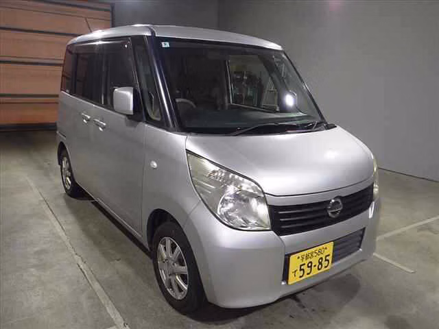NISSAN ROOX
