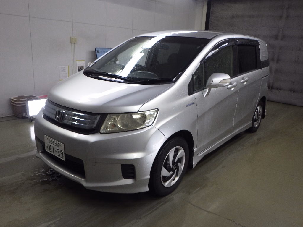 HONDA FREED SPIKE