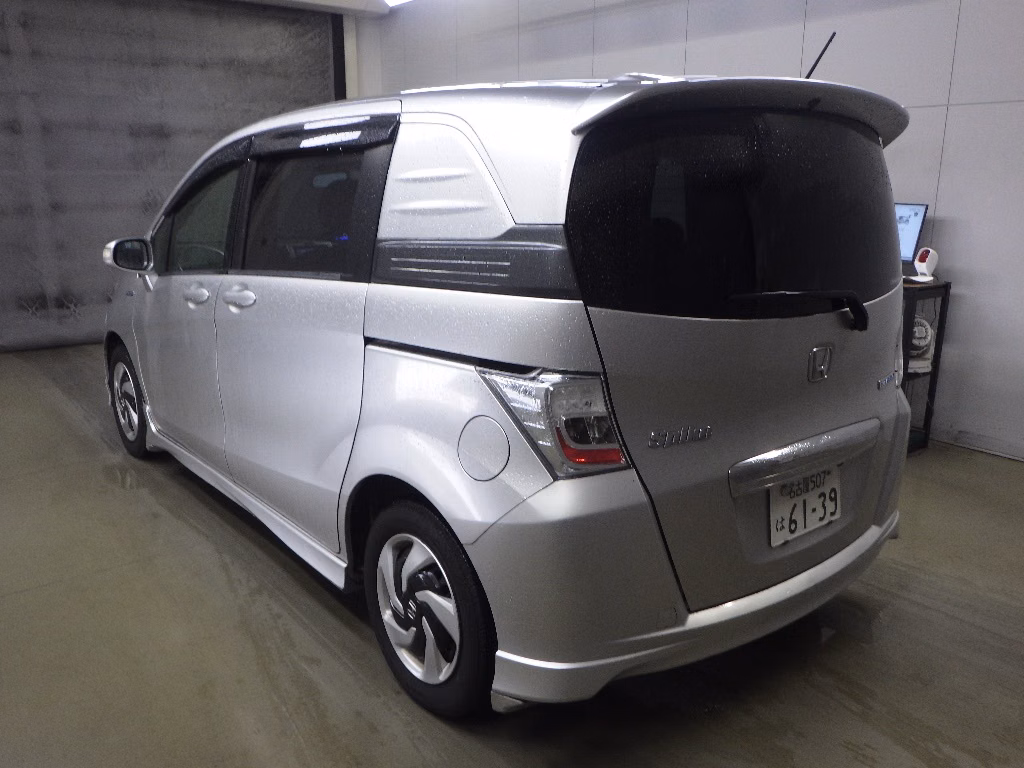 HONDA FREED SPIKE
