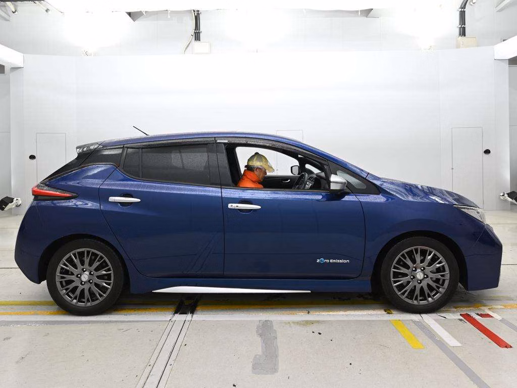 NISSAN LEAF