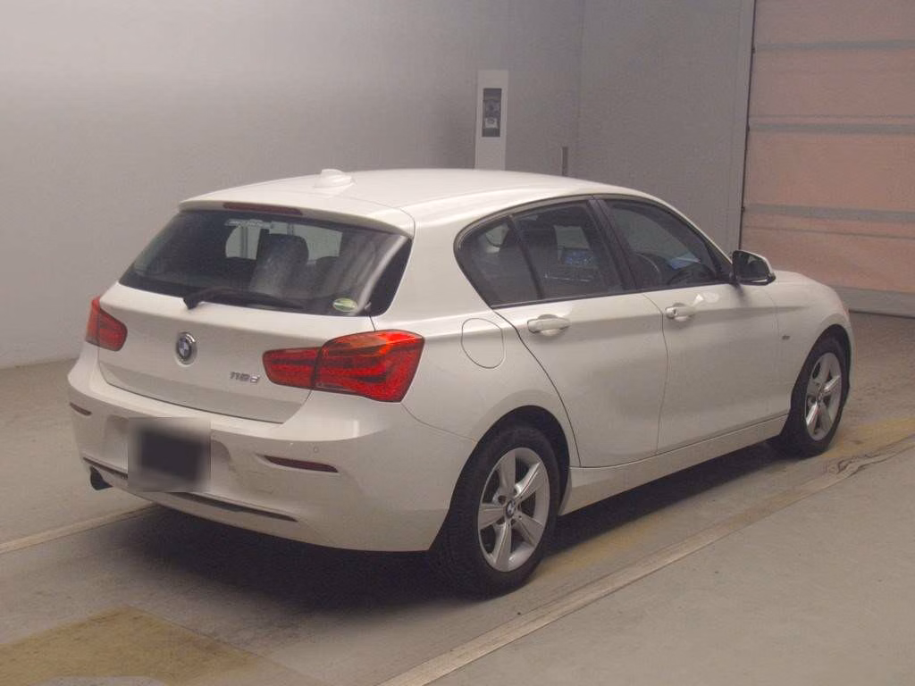 BMW 1-SERIES