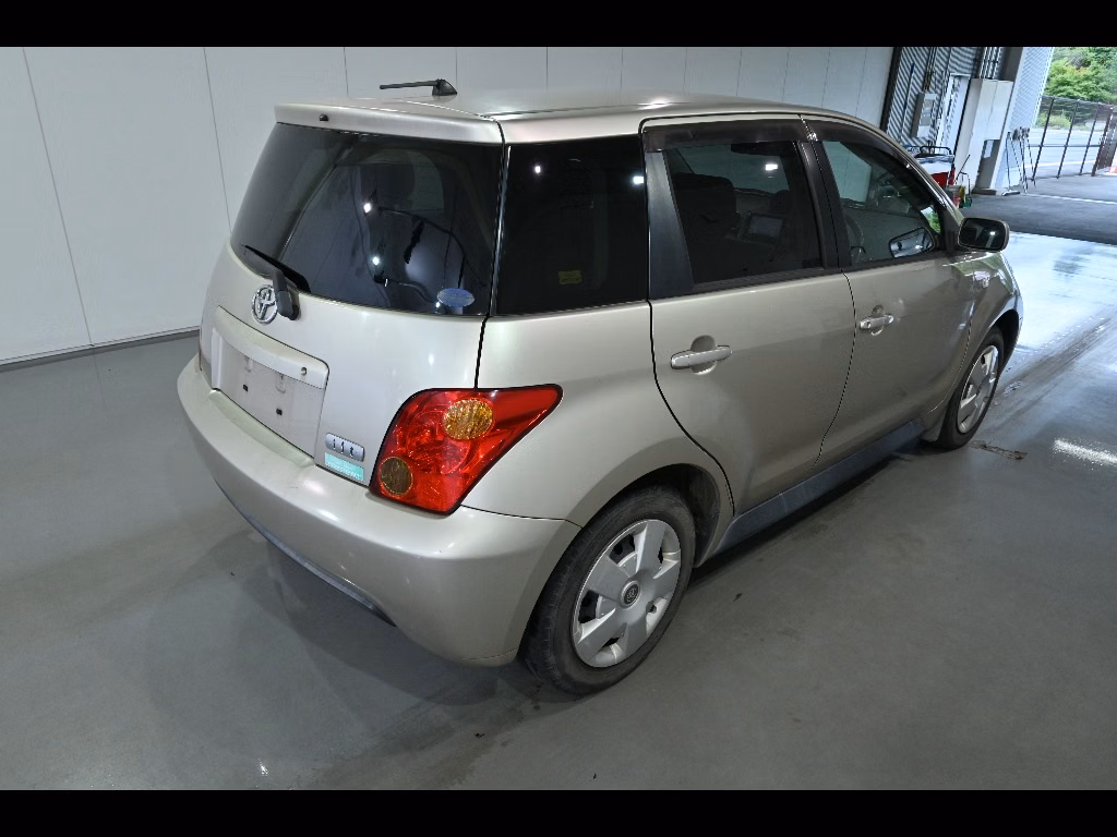 TOYOTA IST