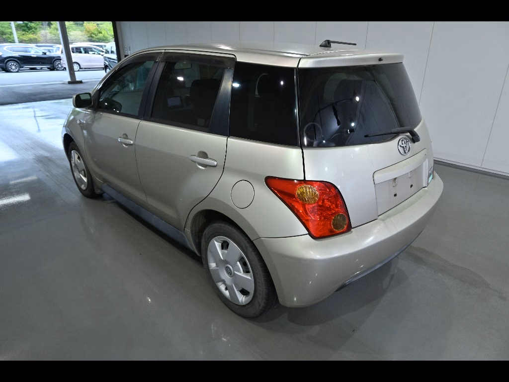 TOYOTA IST