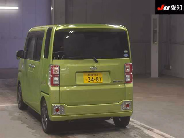 DAIHATSU WAKE
