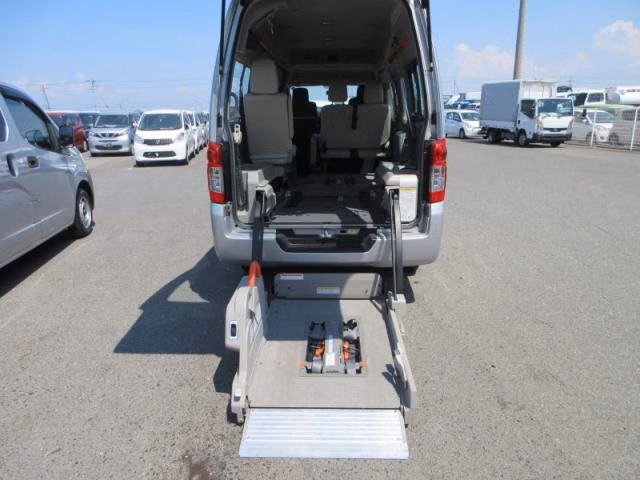 NISSAN NV350 CARAVAN