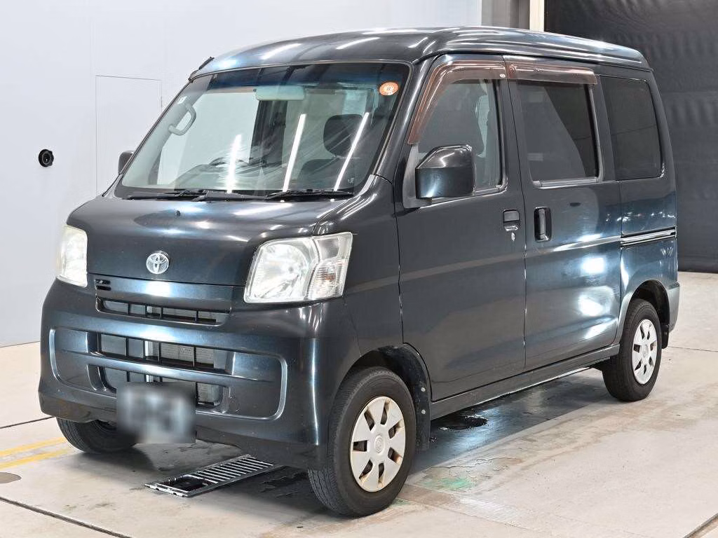 TOYOTA PIXIS VAN