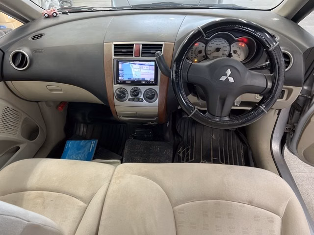 MITSUBISHI COLT