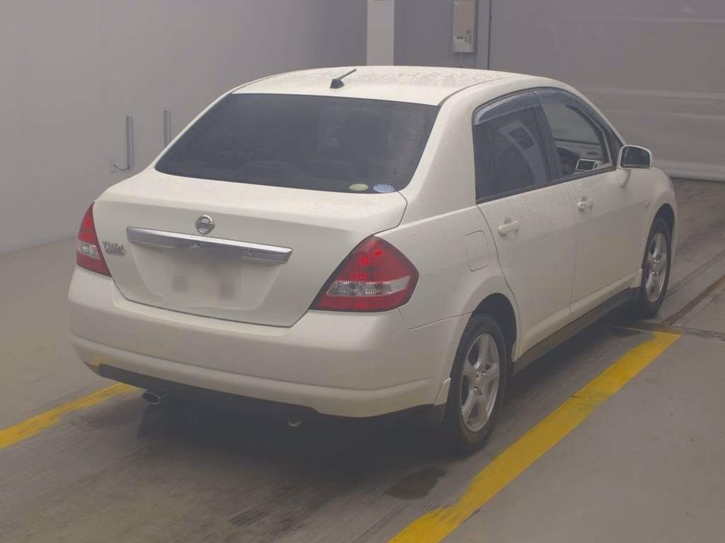 NISSAN TIIDA LATIO