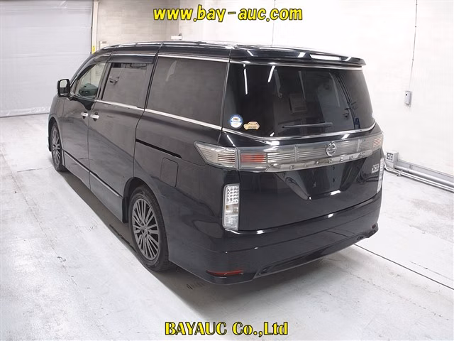 NISSAN ELGRAND