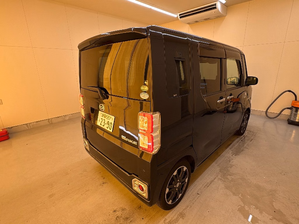 DAIHATSU WAKE