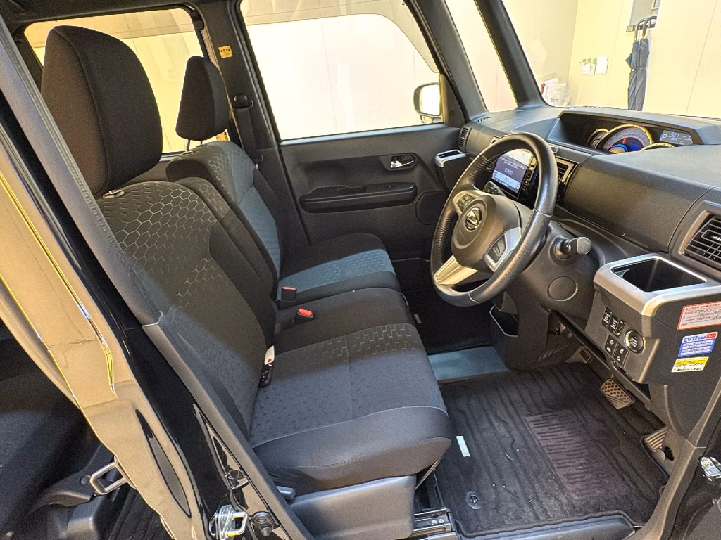 DAIHATSU WAKE