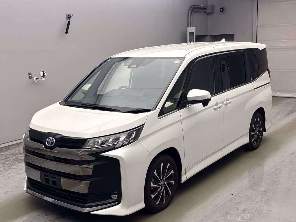 TOYOTA NOAH
