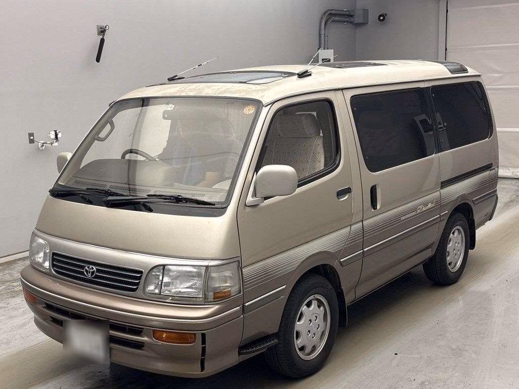 TOYOTA HIACE