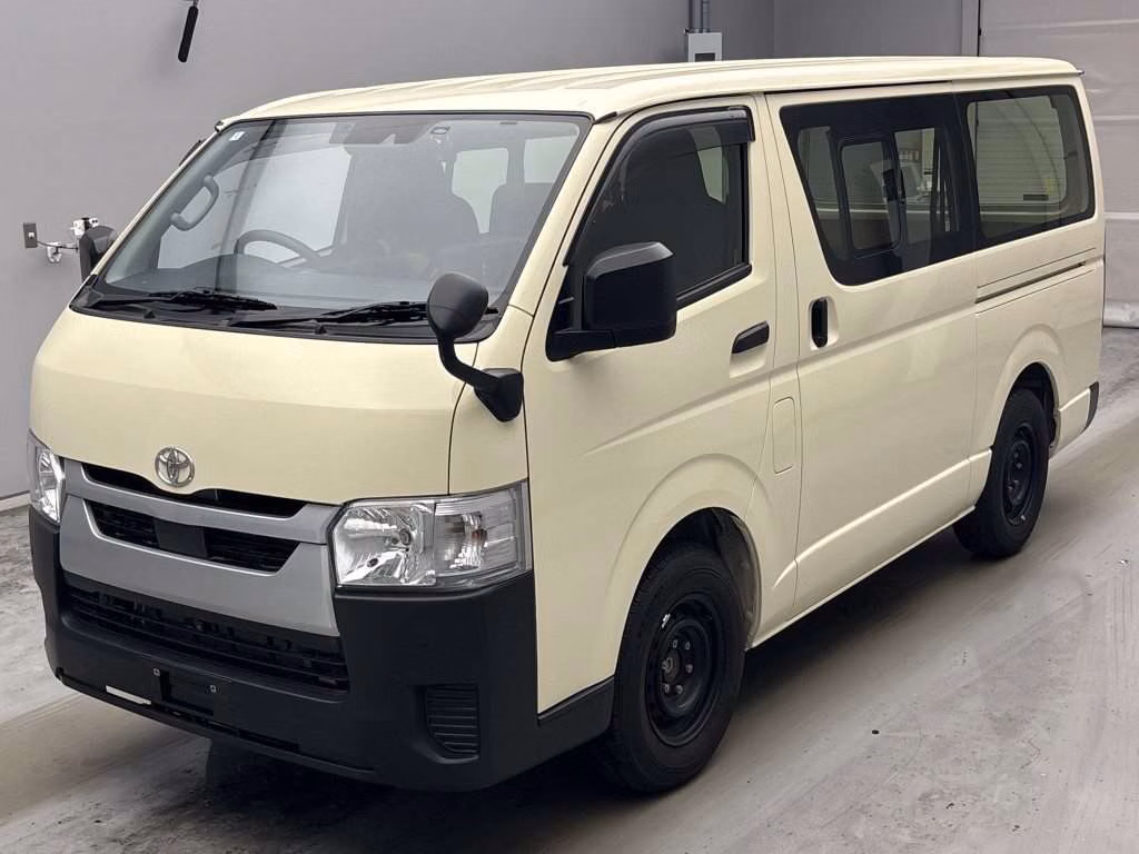 TOYOTA REGIUS ACE