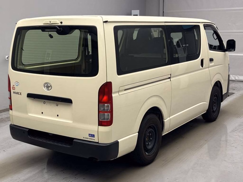 TOYOTA REGIUS ACE