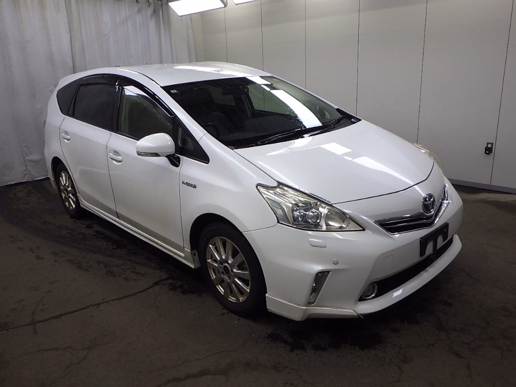 TOYOTA PRIUS ALPHA