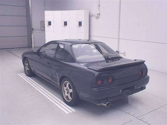 NISSAN SKYLINE