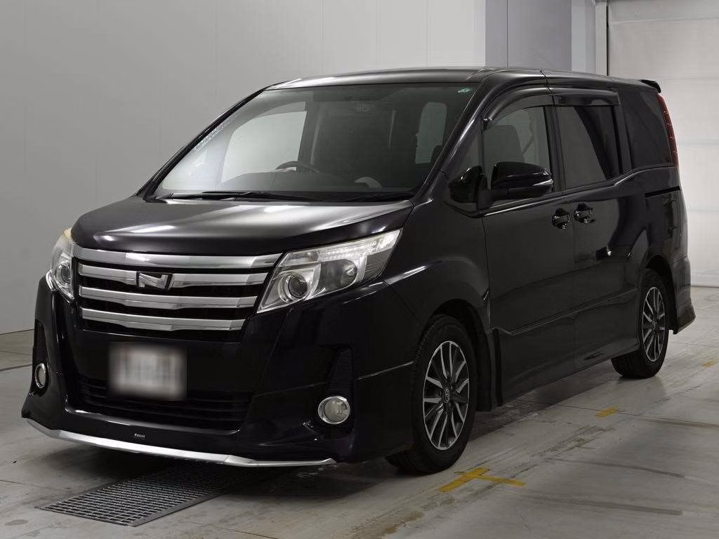 TOYOTA NOAH
