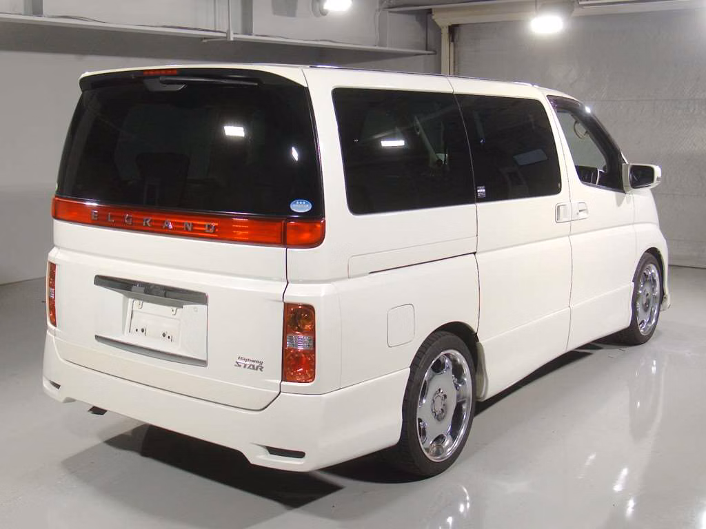 NISSAN ELGRAND