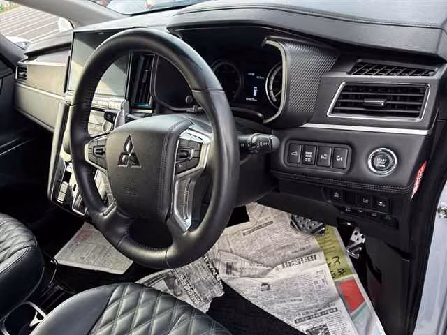 MITSUBISHI DELICA D:5