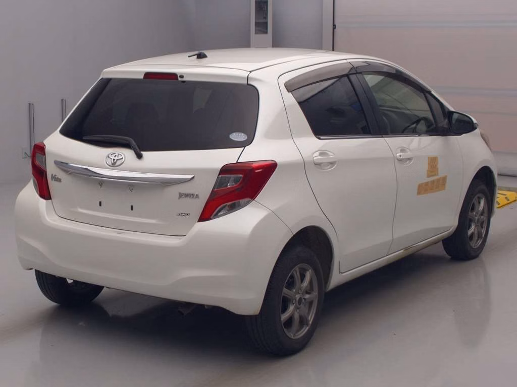TOYOTA VITZ