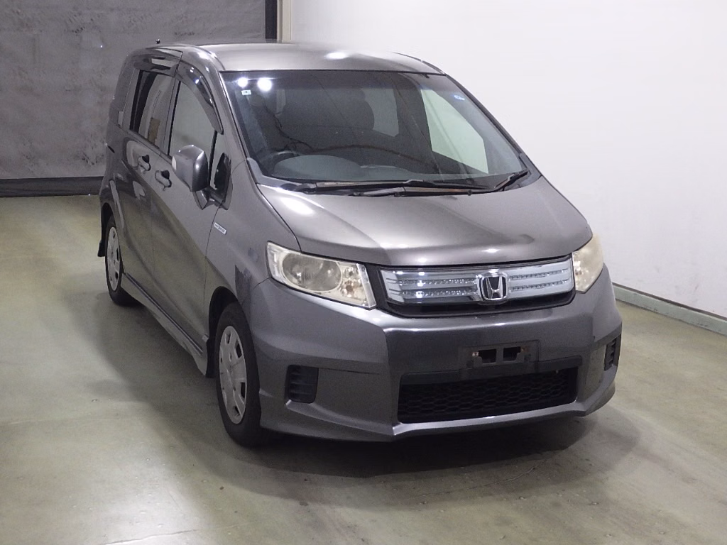HONDA FREED SPIKE